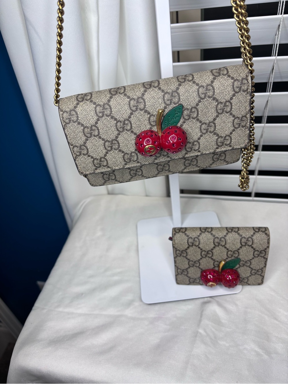 Gucci GG Supreme Crystal Cherry compact wallet, style 476050 - Picture 12 of 13